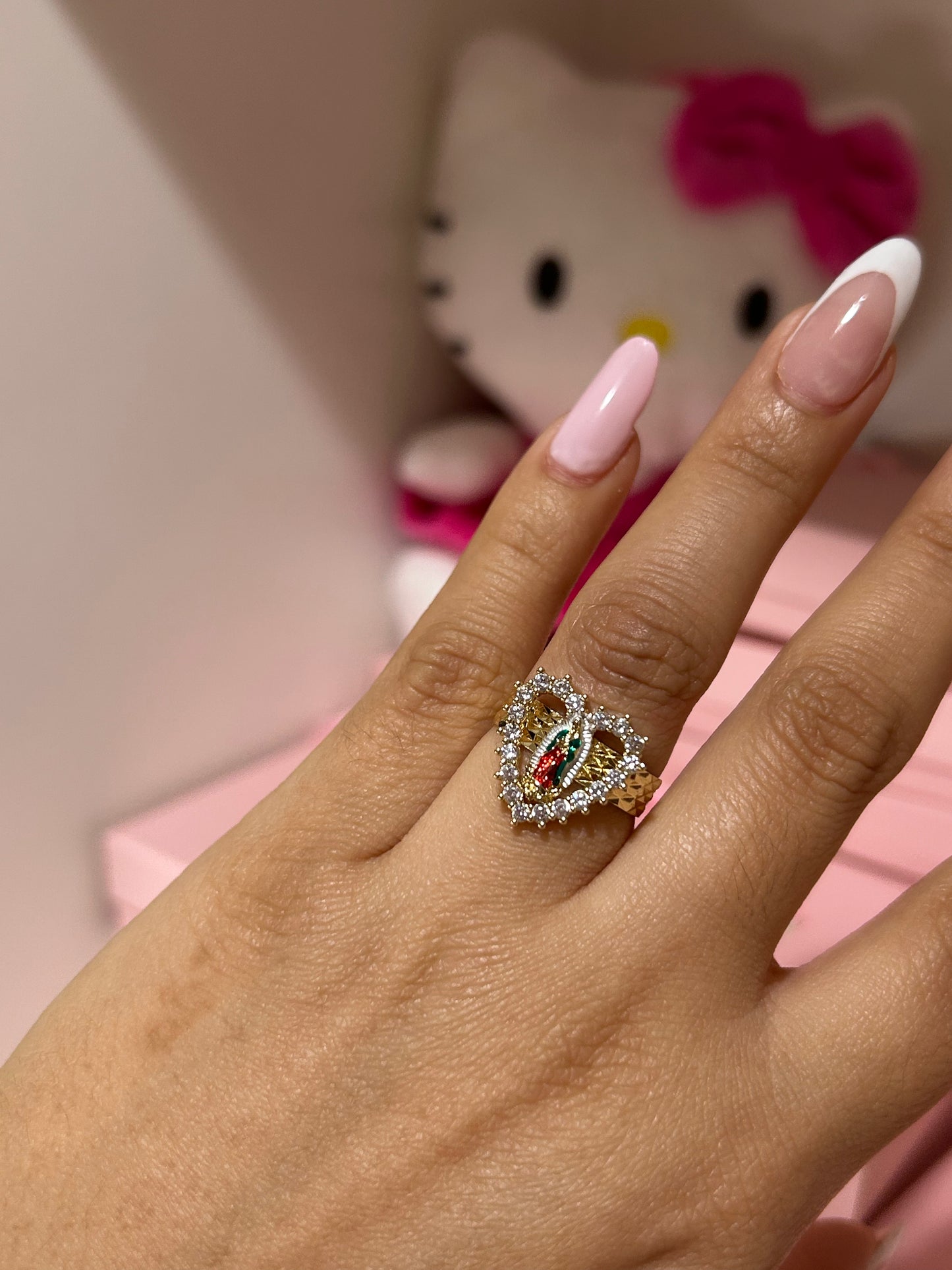 corazon de oro virgen ring